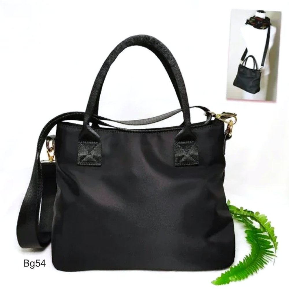 Black Sturdy Nylon Bag Carryall Crossbody Leather Trim Triangle Corners Zip Top